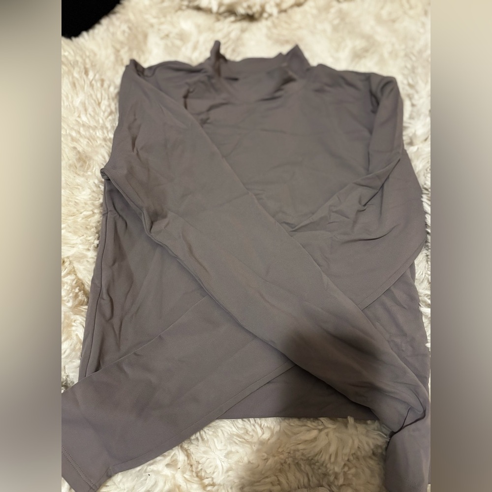 Aritzia Babaton Long Sleeve